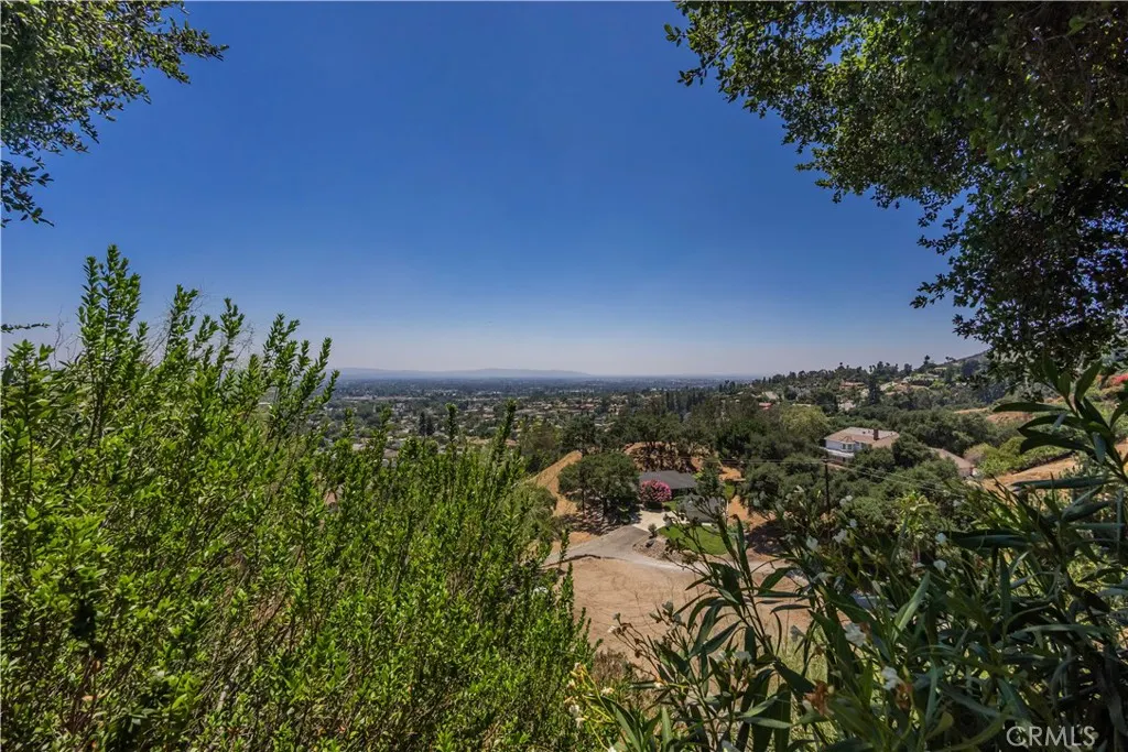 947 N Glendora Avenue