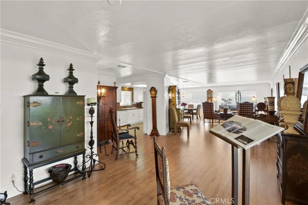4095 Fruit Street, #413