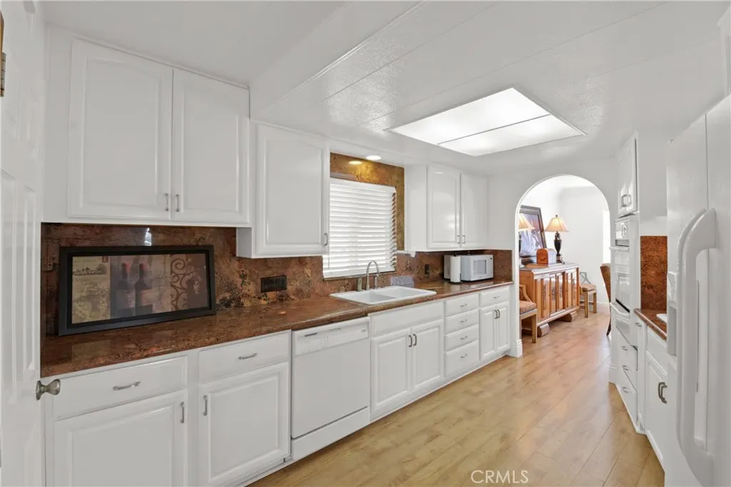 4095 Fruit Street, #413