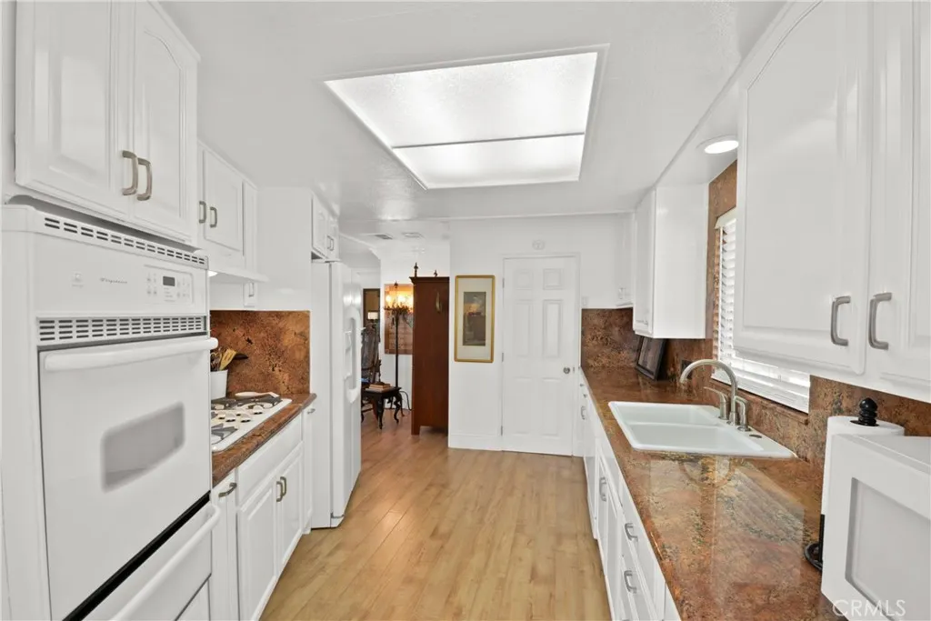 4095 Fruit Street, #413