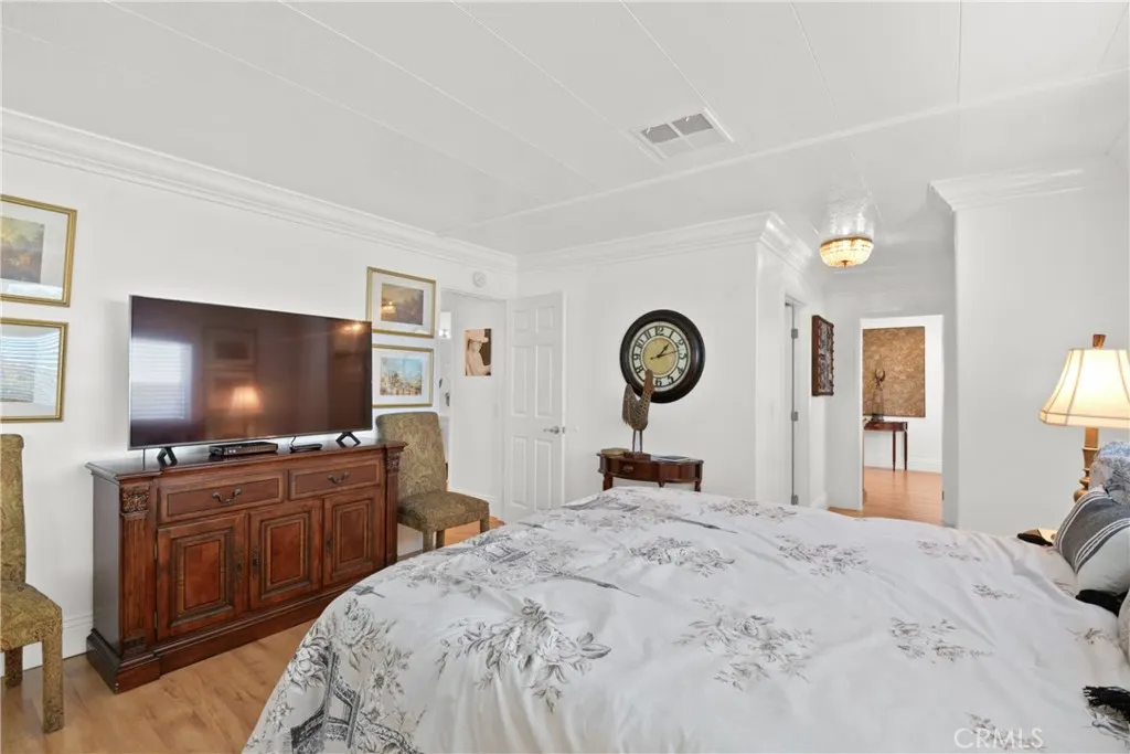 4095 Fruit Street, #413