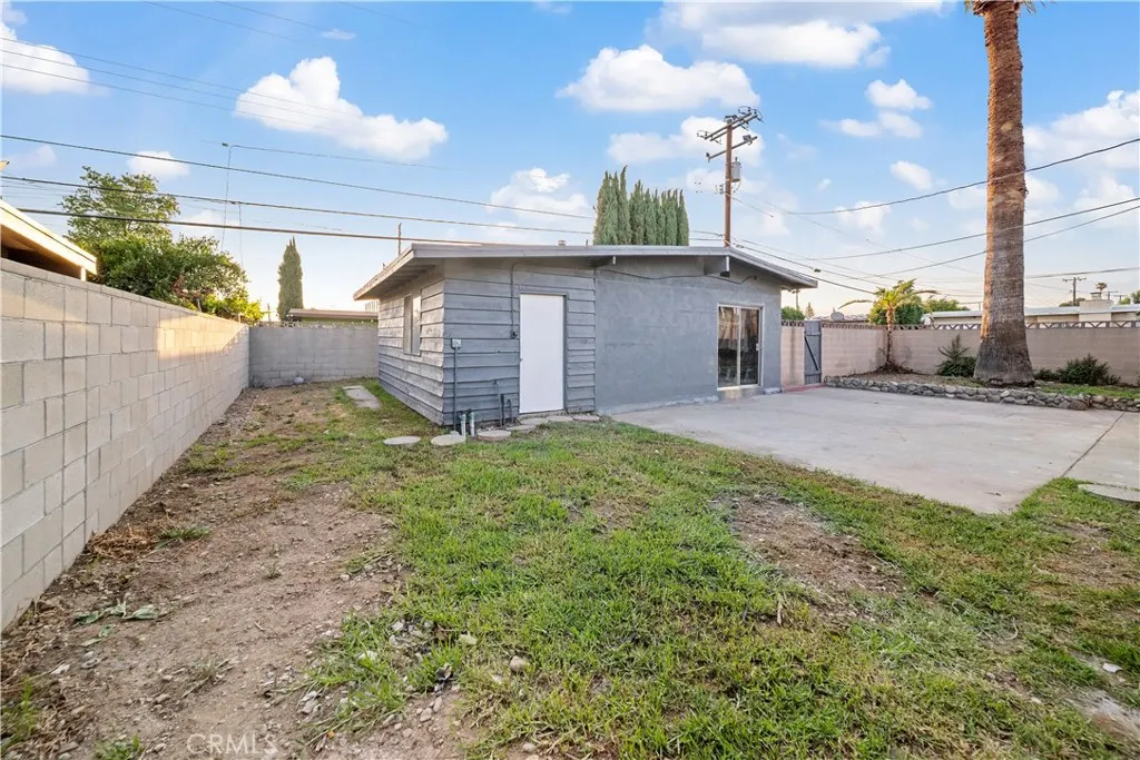 957 N Jasmine Avenue