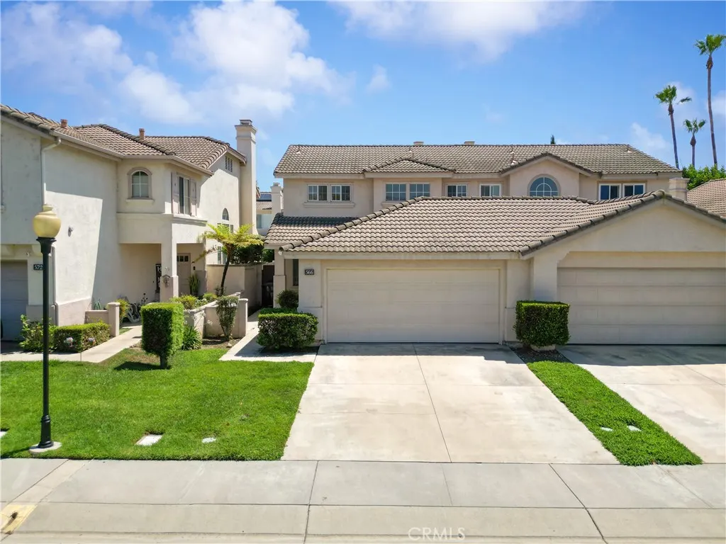 566 E Stephanie Drive