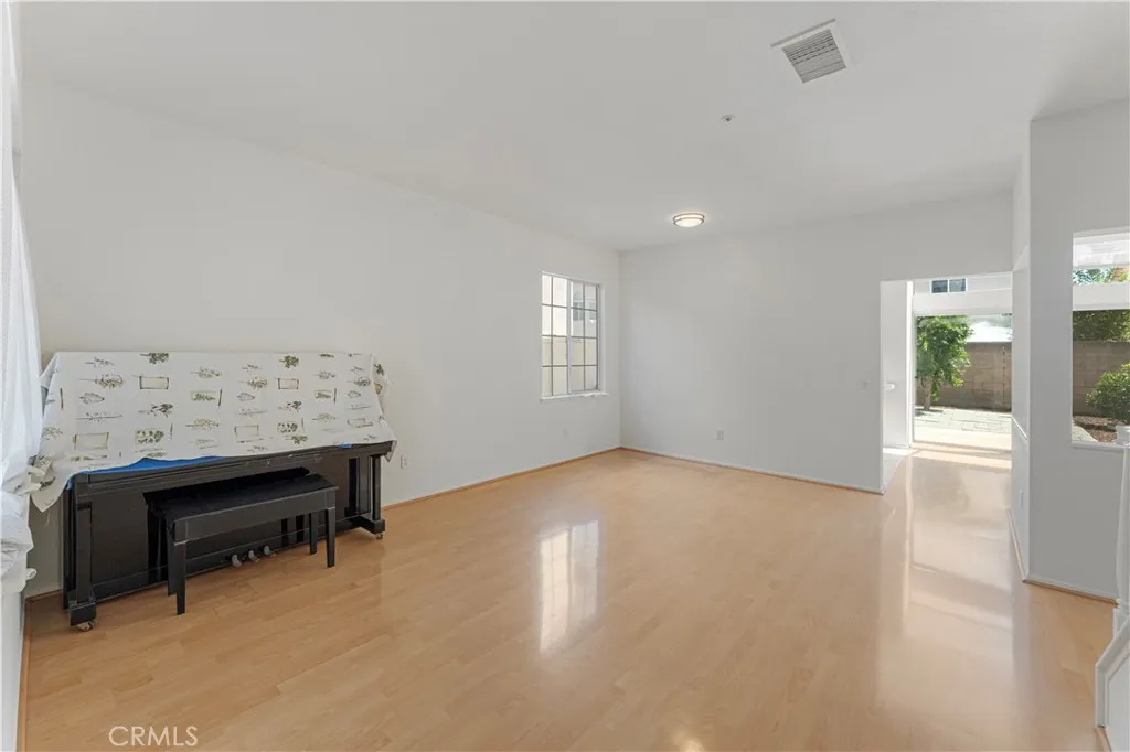 566 E Stephanie Drive