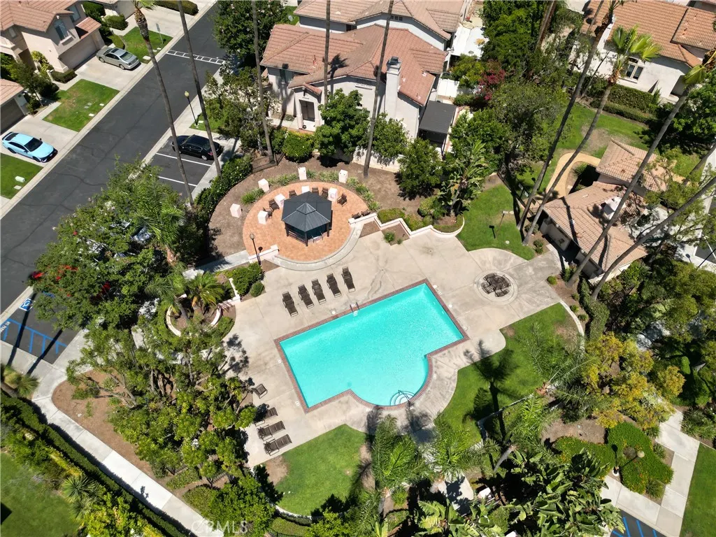 566 E Stephanie Drive