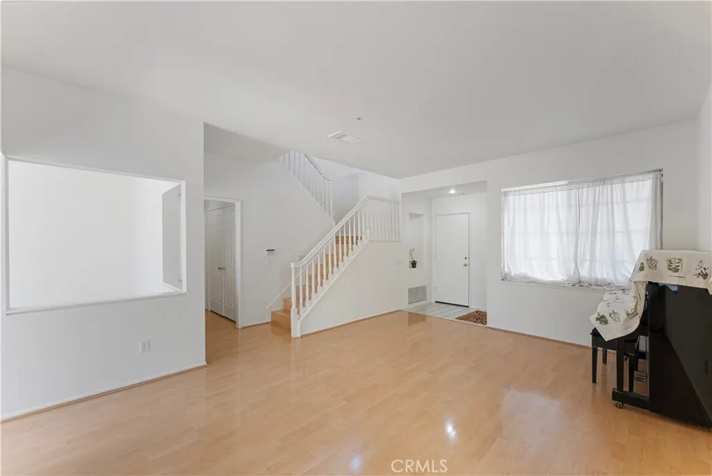 566 E Stephanie Drive