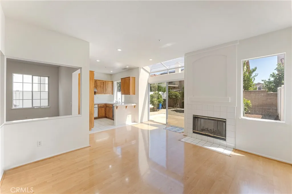 566 E Stephanie Drive