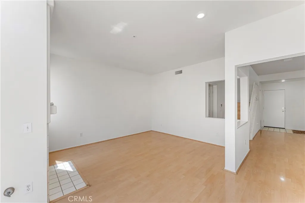 566 E Stephanie Drive