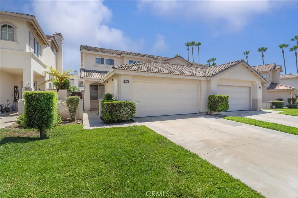 566 E Stephanie Drive