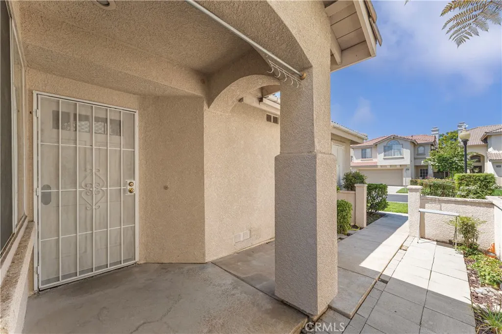566 E Stephanie Drive
