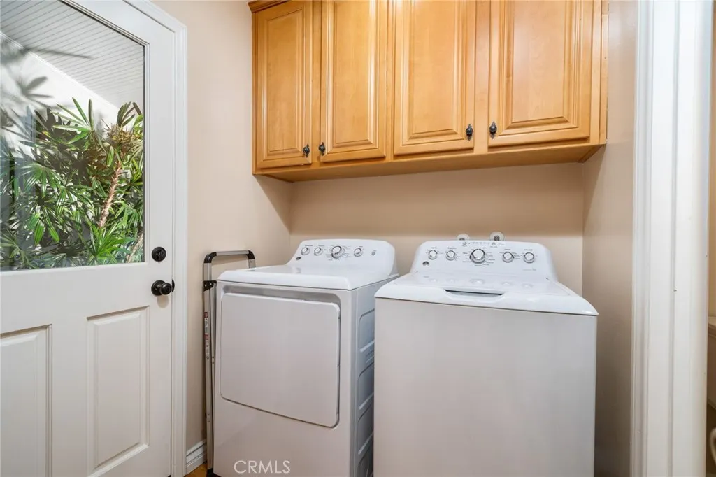 2409 Crescent View Drive