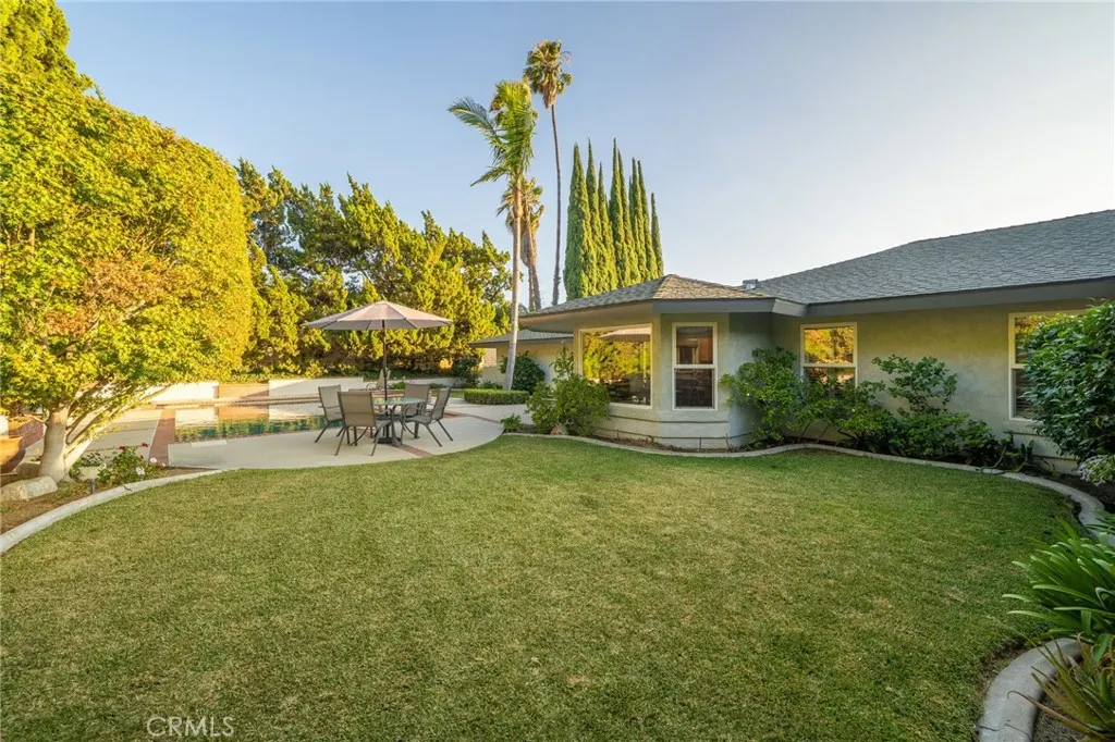 2409 Crescent View Drive