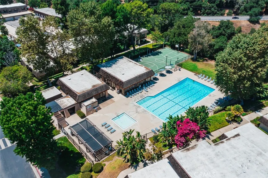 664 Driftwood Lane