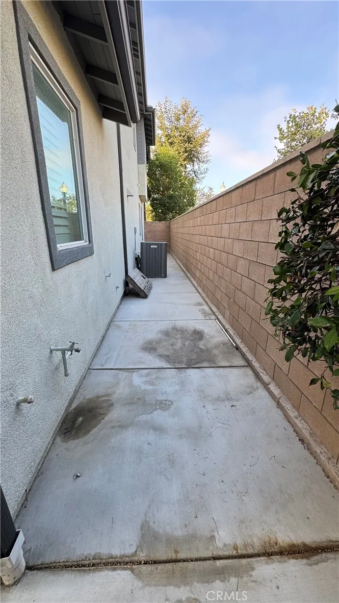 2621 E Clara Lane