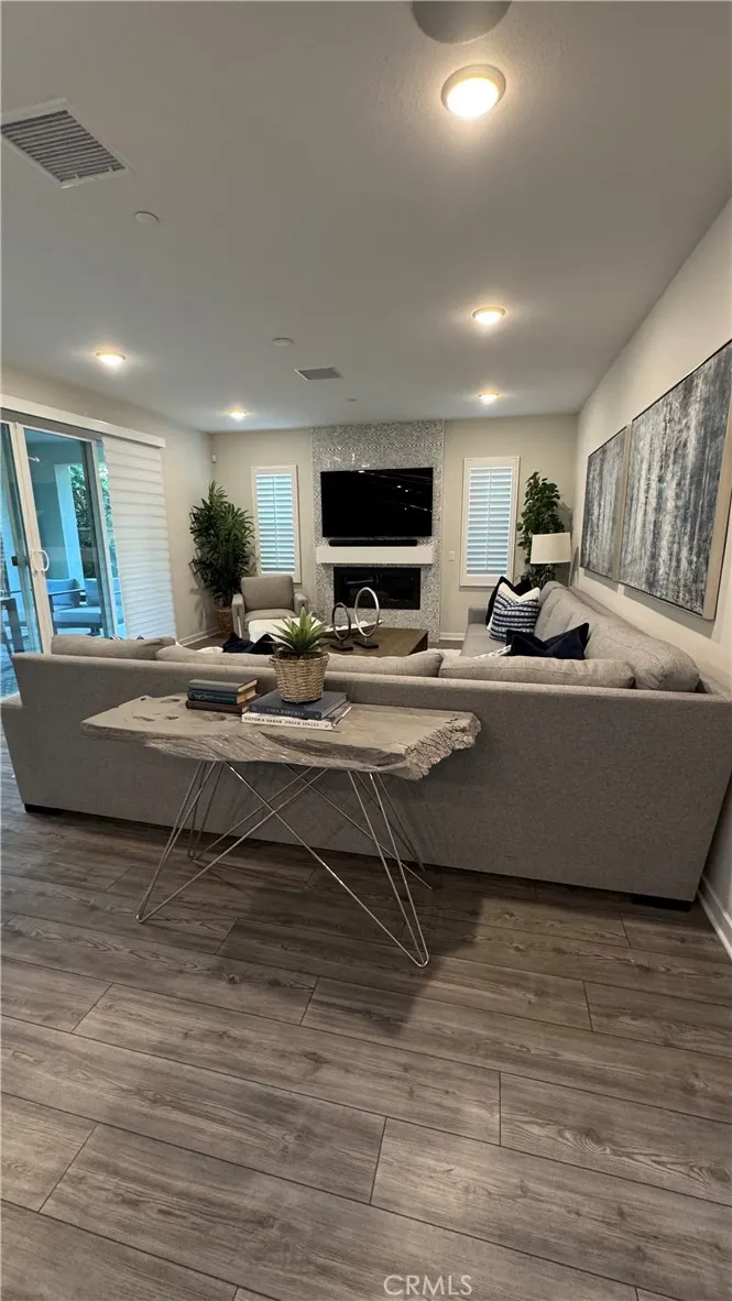 2621 E Clara Lane
