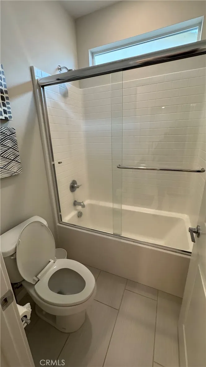 2621 E Clara Lane