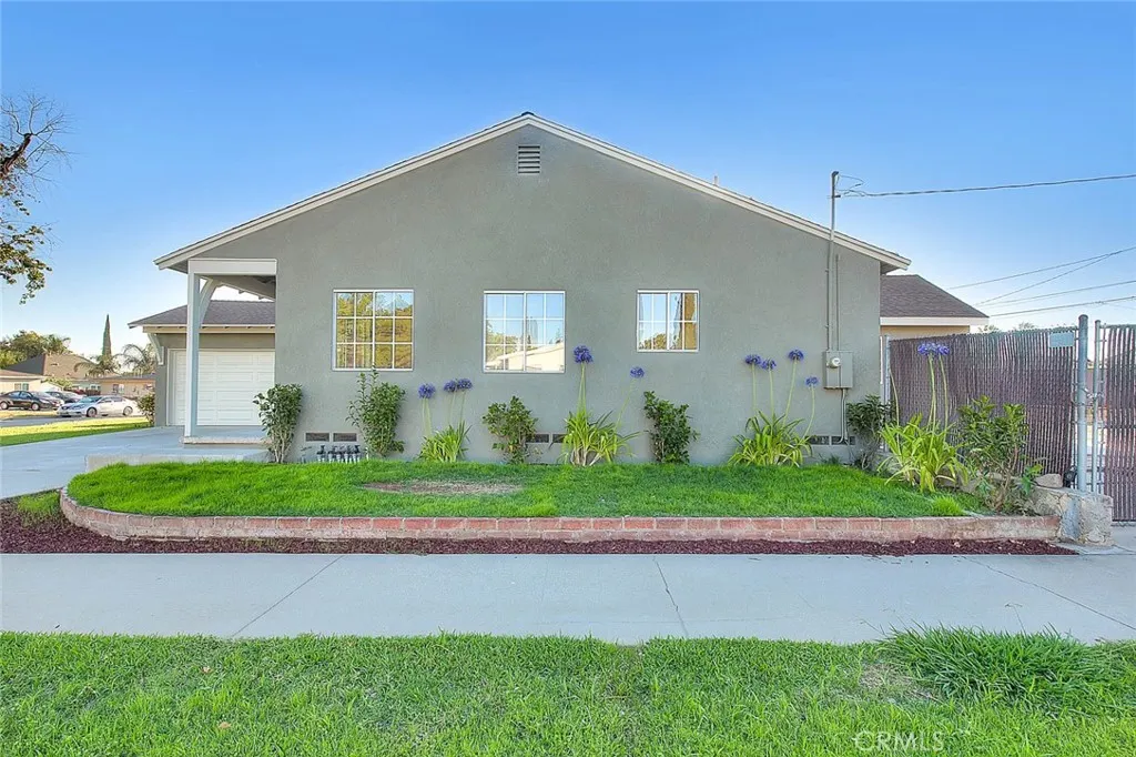1025 Bonnie Brae Street