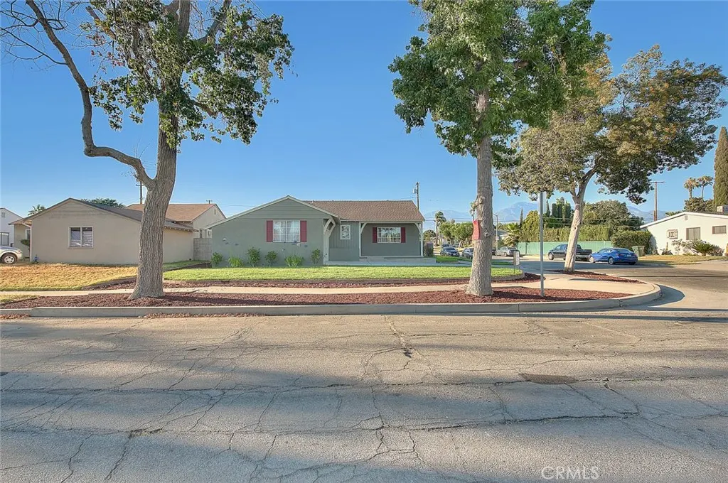1025 Bonnie Brae Street