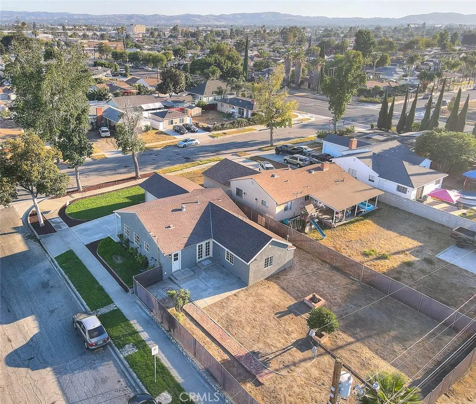 1025 Bonnie Brae Street