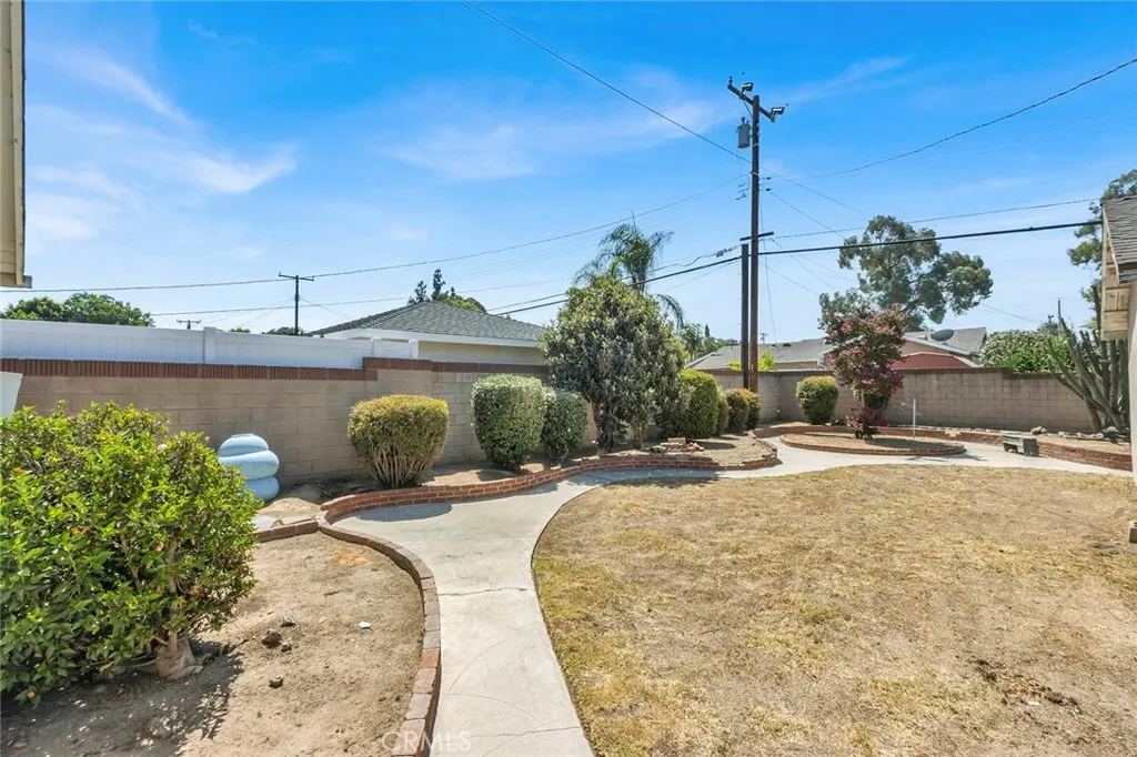 2106 E Cortez Street E