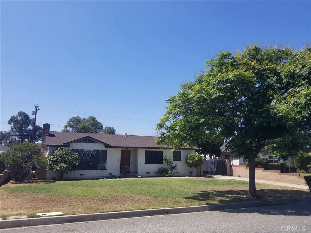 2106 E Cortez Street E