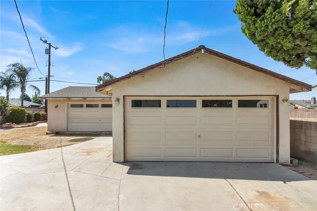 2106 E Cortez Street E