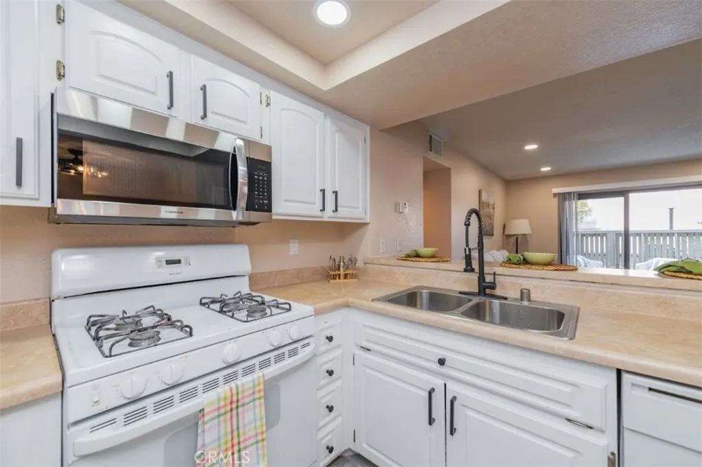 1309 W Mission Boulevard, #127