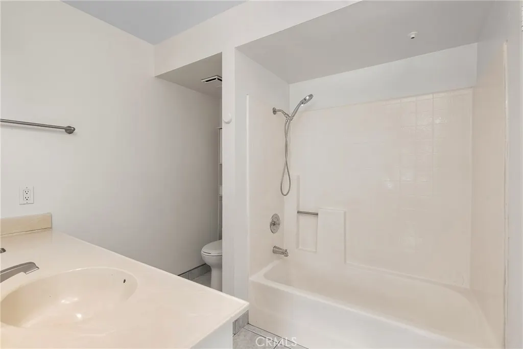 81 Carriage Way, #221
