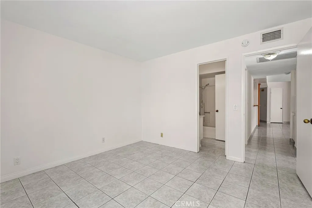 81 Carriage Way, #221