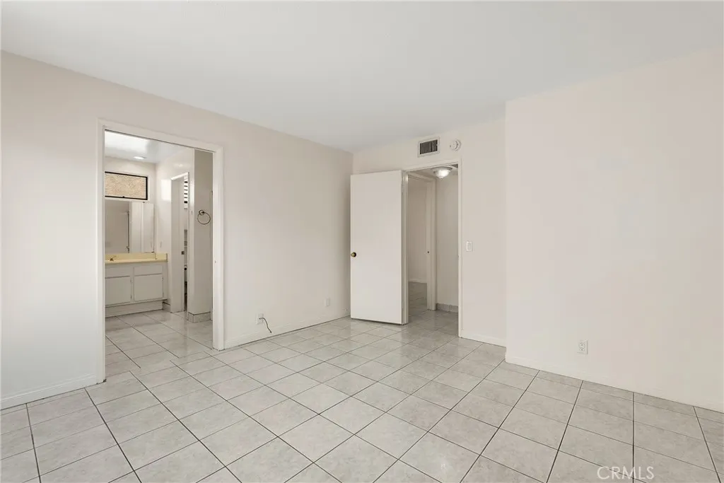 81 Carriage Way, #221