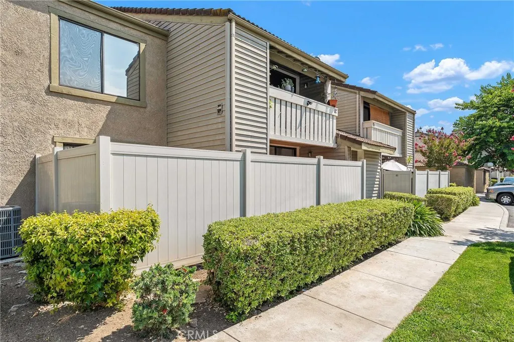 81 Carriage Way, #221
