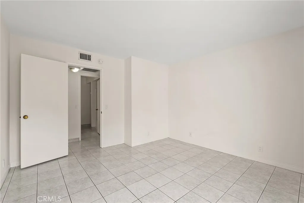 81 Carriage Way, #221