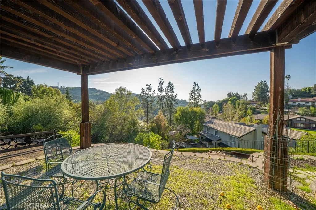 728 Beaverbrook Lane