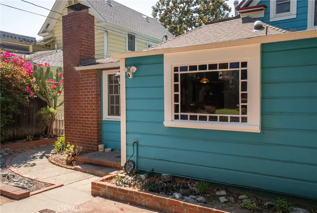 211 E Virginia Avenue
