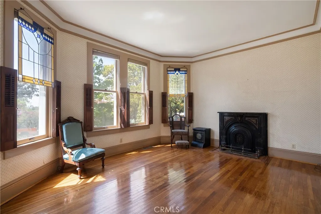211 E Virginia Avenue