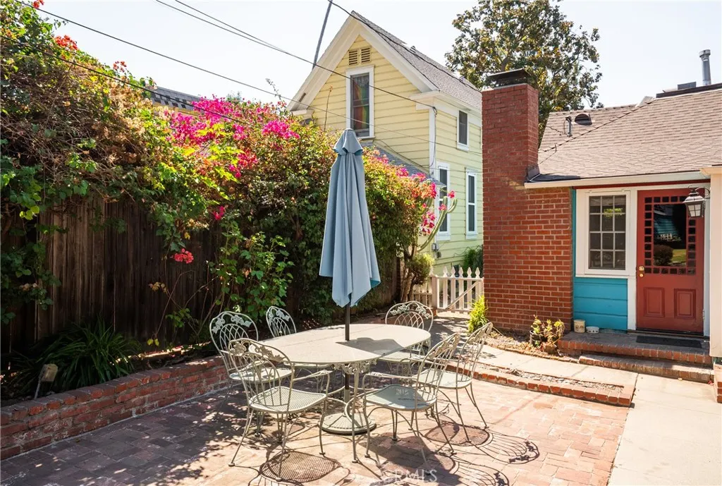 211 E Virginia Avenue