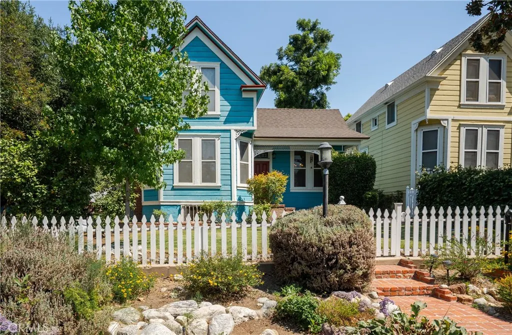 211 E Virginia Avenue