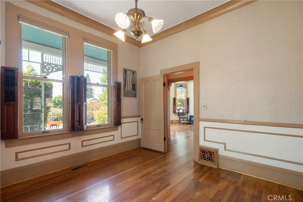 211 E Virginia Avenue