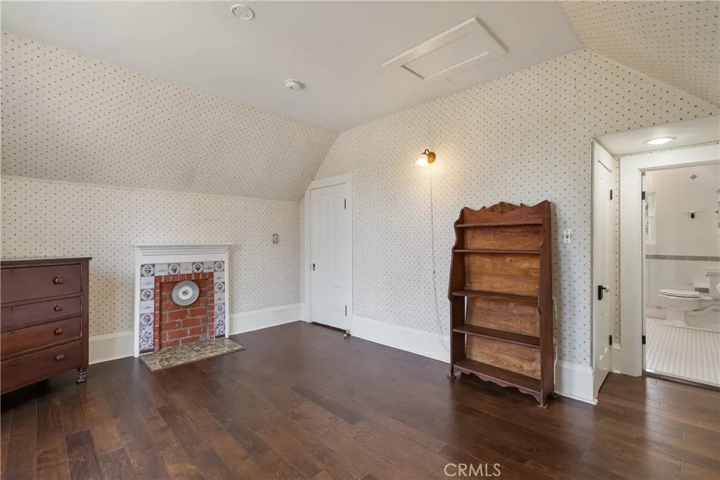 211 E Virginia Avenue