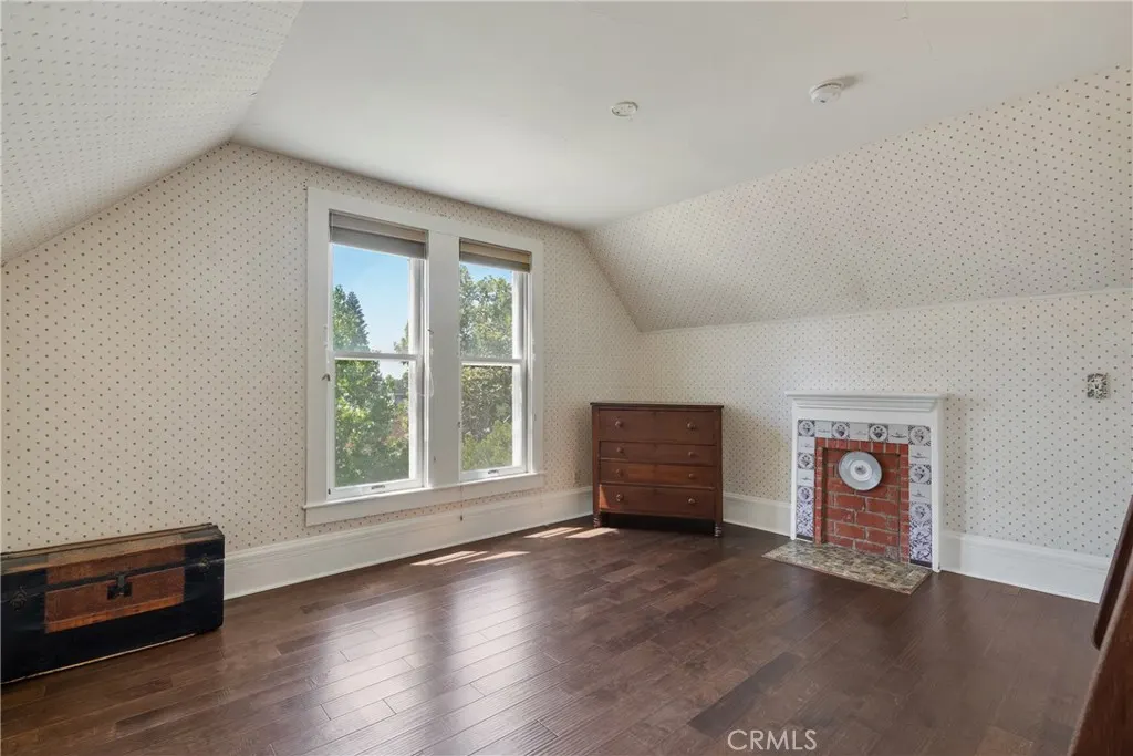211 E Virginia Avenue