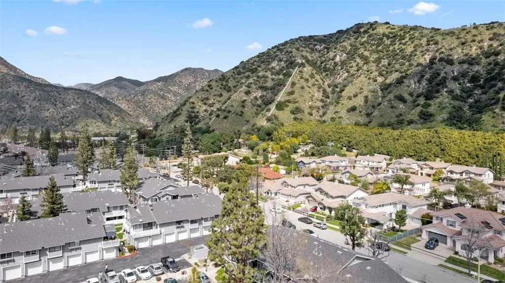 202 Evergreen Court