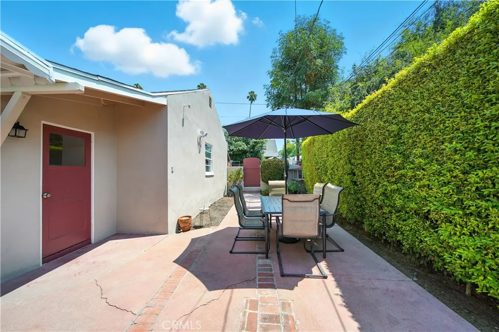 438 N Pasadena Avenue