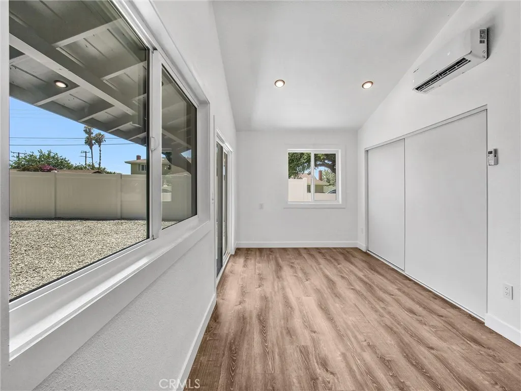 1385 Val Vista Street