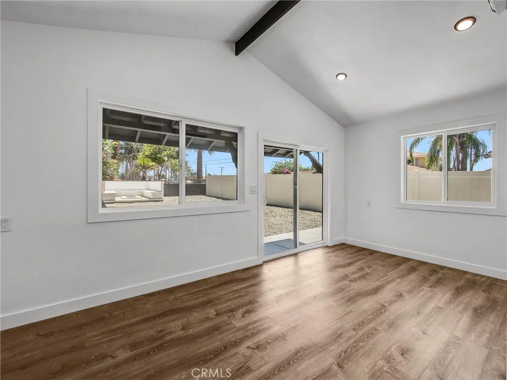 1385 Val Vista Street