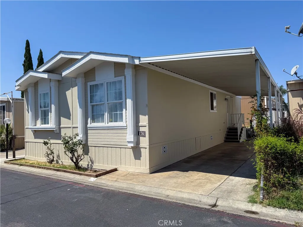 2139 E 4th Street, #176