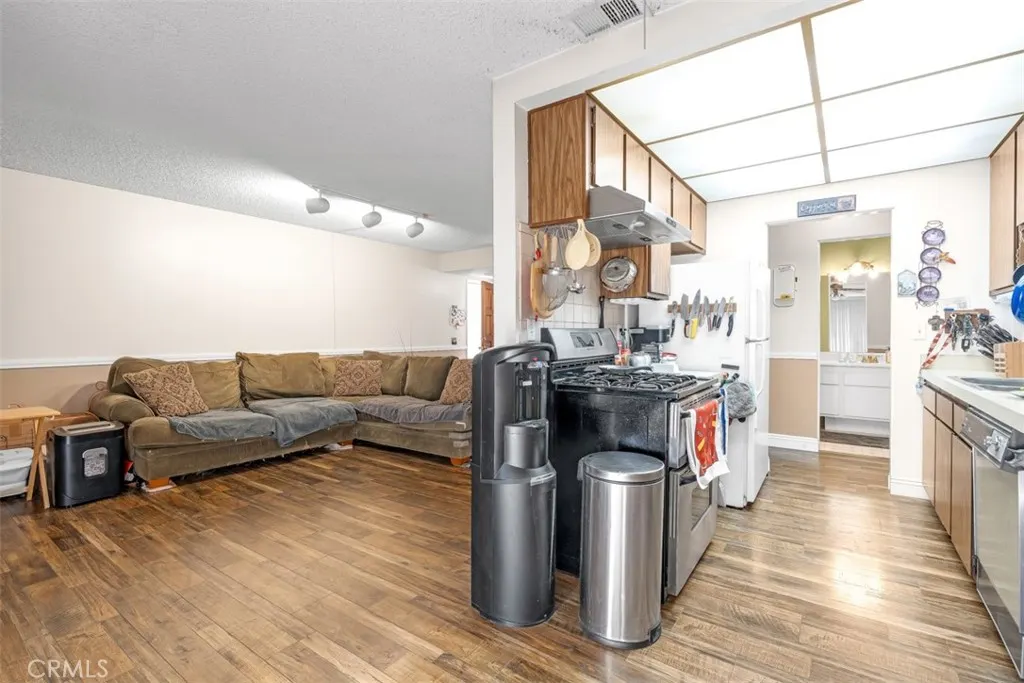 4565 Ramona Avenue, #4