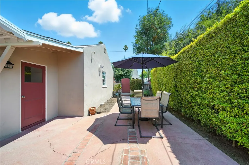 438 N Pasadena Avenue