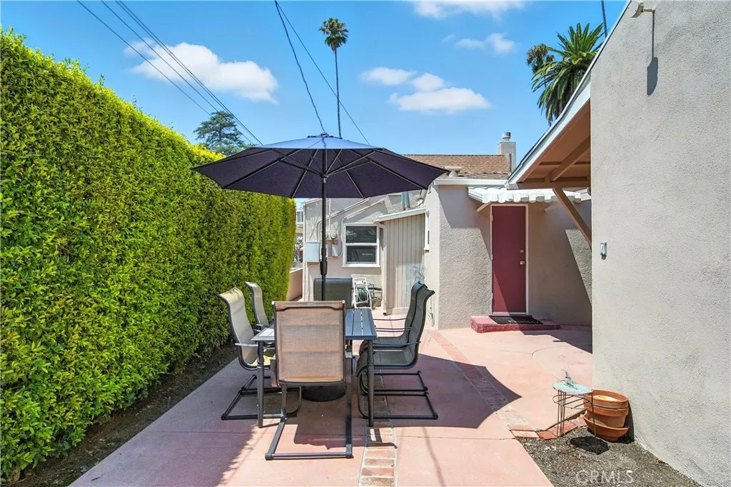 438 N Pasadena Avenue