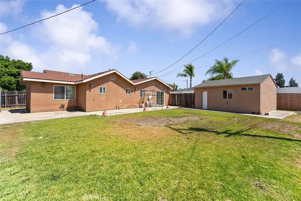 5441 N Calera Avenue