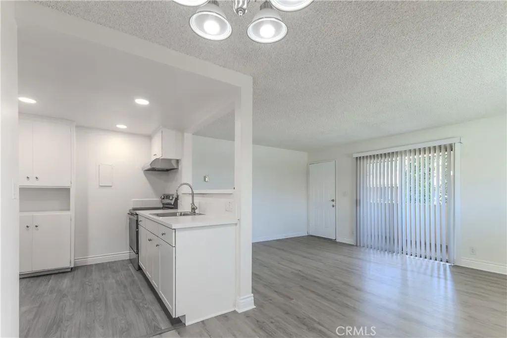 1652 E Kingsley Avenue, #7